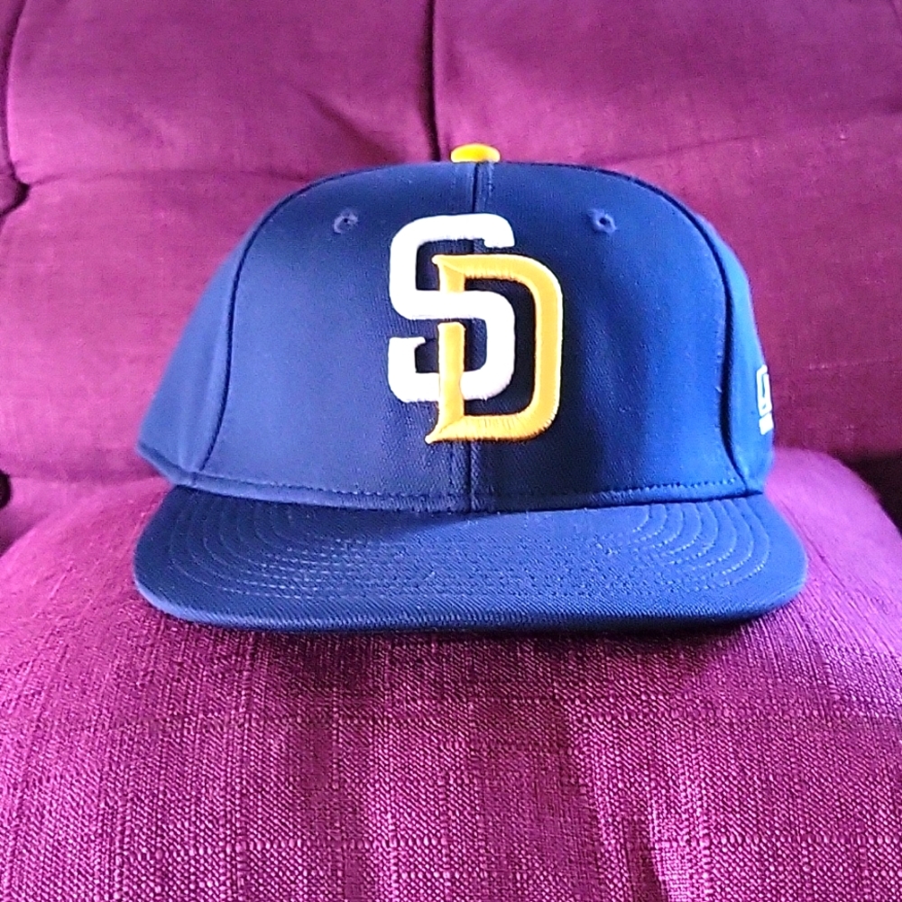 Brand New San Diego Padres pro flex hat m/l